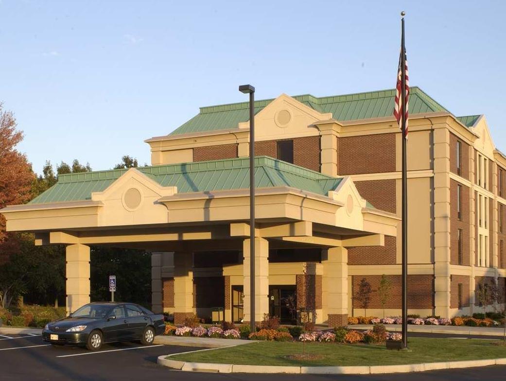 Hampton Inn Hartford Airport Вінсор-Локс Екстер'єр фото