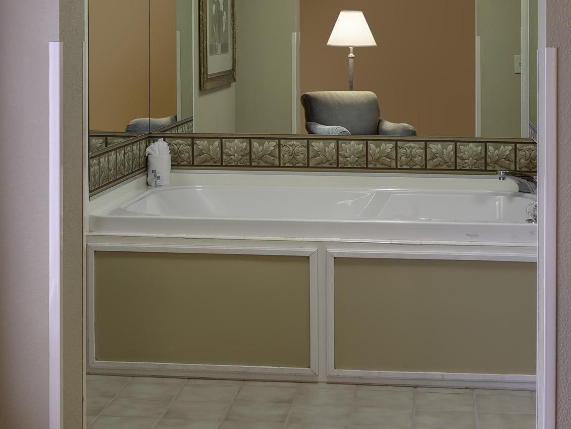 Hampton Inn Hartford Airport Вінсор-Локс Екстер'єр фото