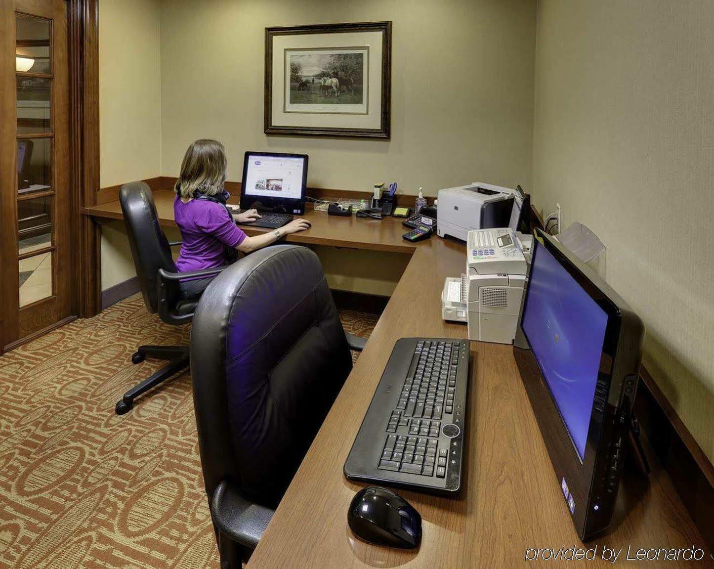 Hampton Inn Hartford Airport Вінсор-Локс Екстер'єр фото